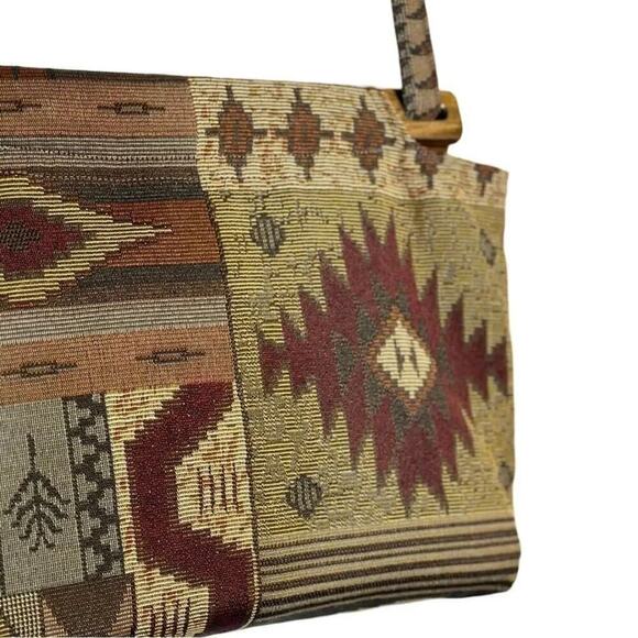 Vintage Aztec Bohemian Tapestry Knit Handbag with Wooden Closure - Picture 6 of 16